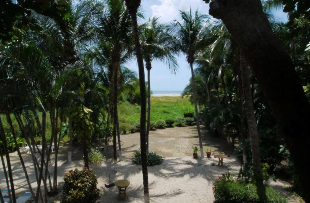 Hotel Laguna Del Cocodrilo Tamarindo Bagian luar foto